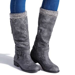 ShoeDazzle Madeline Grey Flat Sweater Boots